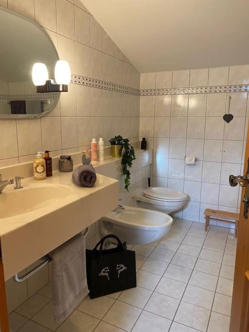 Neues Ruhiges Apartment, Bergblick, Stellplatz Bischofswiesen Esterno foto