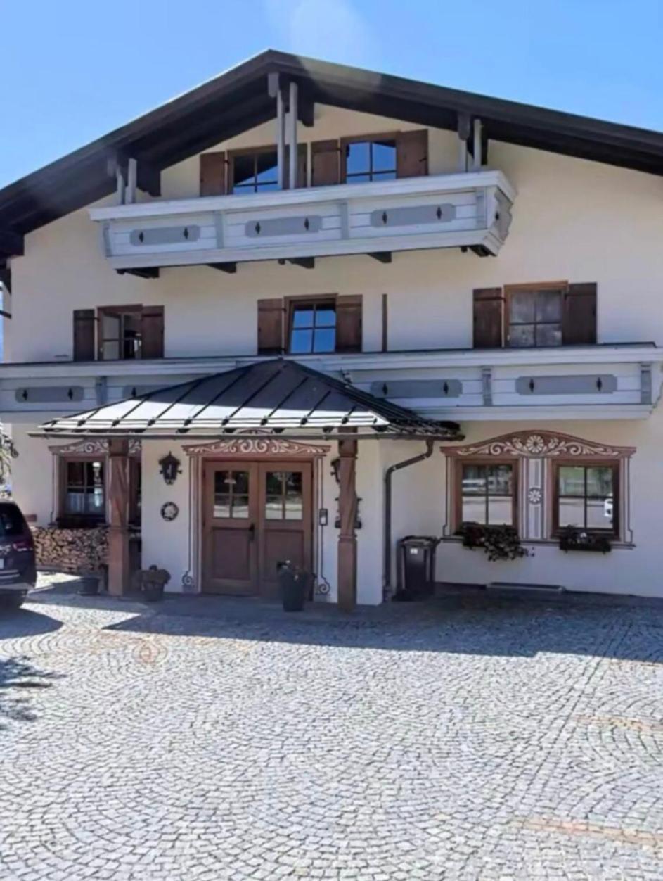 Neues Ruhiges Apartment, Bergblick, Stellplatz Bischofswiesen Esterno foto